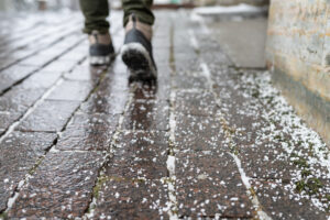 slip and fall on icy sidewalk